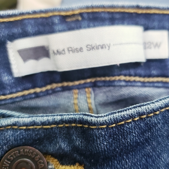 Levi Mid-rise skinny jeans size 22w - Picture 2 of 7